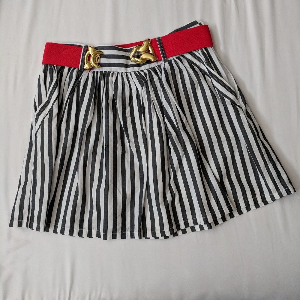 Forever 2️⃣1️⃣ pinstripe skirt